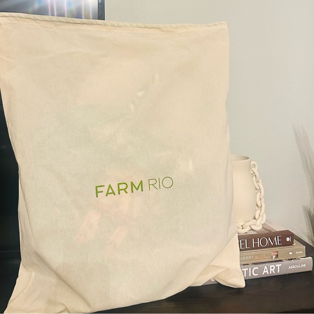 FARM Rio Coconut Toucan Raffia Shell Tote Bag retail $278 - Picture 5 of 17